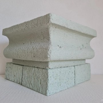 cornice in pietra ad angolo